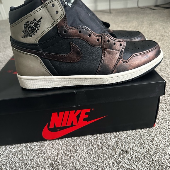 Retro Jordan 1 OG ‘Patina’ - Picture 4 of 8